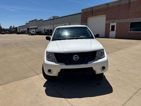 Used 2019 Nissan Frontier SV w/ Value Truck Package AWD/4WD image 2