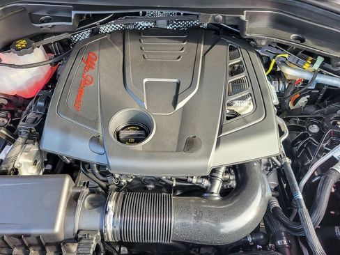 New 2025 Alfa Romeo Stelvio Sprint w/ Convenience Package image 21