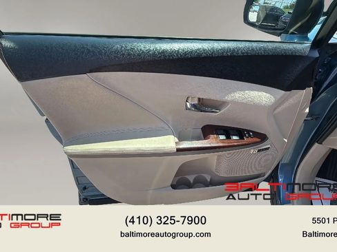 Used 2010 Toyota Venza FWD image 12