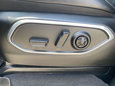 Used 2024 Jeep Wagoneer Series II AWD/4WD image 25