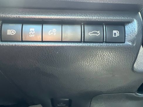 Used 2025 Toyota Camry LE FWD image 60