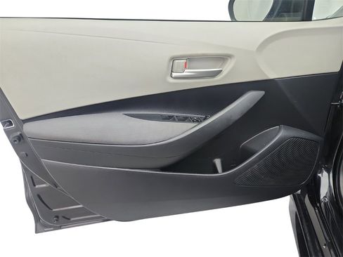 Used 2021 Toyota Corolla LE w/ Carpet Mat Package (TMS) image 18