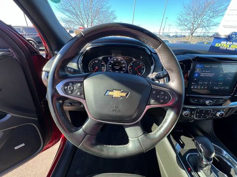 Used 2023 Chevrolet Traverse Premier image 40