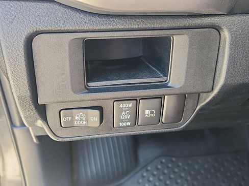 Used 2018 Toyota Tacoma Limited image 25