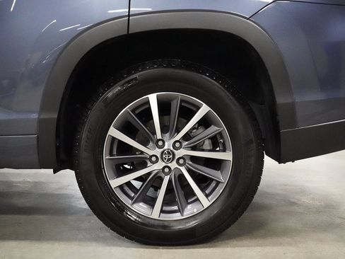 Used 2018 Toyota Highlander XLE FWD image 33