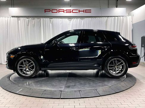 Used 2025 Porsche Macan image 2