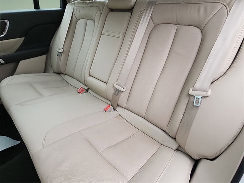 Used 2020 Lincoln Continental Reserve w/ Luxury Package image 9