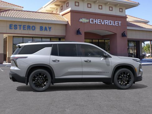 New 2026 Chevrolet Traverse LT w/ Midnight/Sport Edition FWD image 29