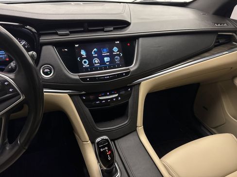 Used 2018 Cadillac XT5 AWD image 20