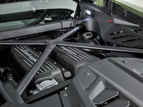 Used 2022 Lamborghini Huracan EVO RWD image 11