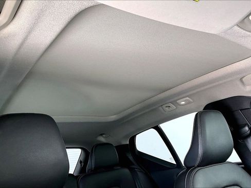 Used 2023 Volvo XC40 B4 Plus w/ Driver Assist Package image 22