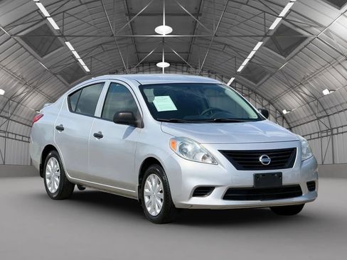 Used 2014 Nissan Versa S Plus FWD image 1