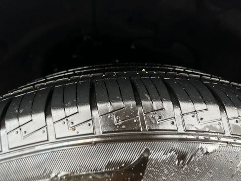 Used 2024 Ford Expedition XLT image 31