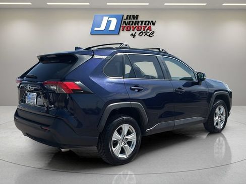 Used 2021 Toyota RAV4 XLE FWD image 5