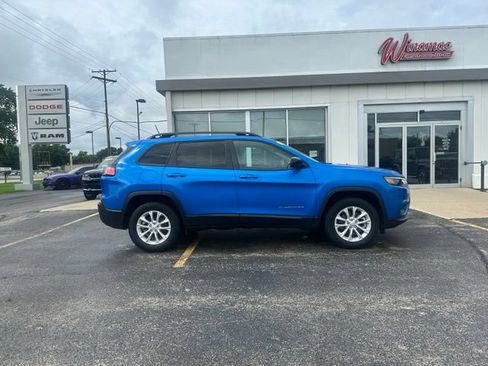 Used 2022 Jeep Cherokee Latitude Lux w/ Sun & Sound Group AWD/4WD image 11
