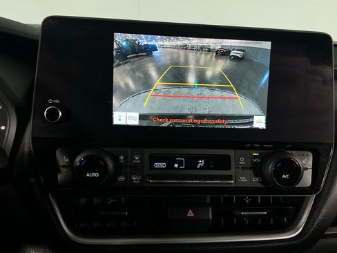 Used 2025 Toyota Grand Highlander AWD image 19