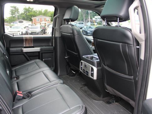 Used 2018 Ford F150 Lariat w/ Equipment Group 501A Mid AWD/4WD image 31
