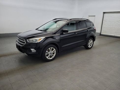 Used 2017 Ford Escape SE w/ Equipment Group 201A AWD/4WD image 2