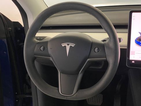 Used 2021 Tesla Model Y Long Range image 16