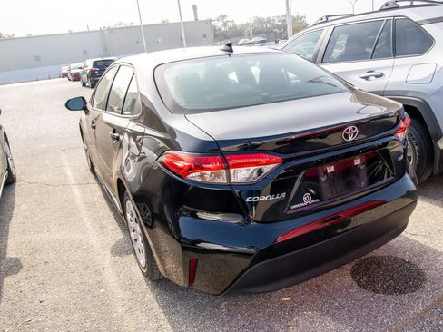Used 2024 Toyota Corolla LE image 8