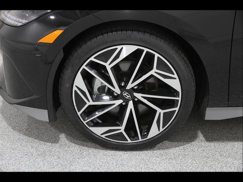 Certified 2023 Hyundai Ioniq 6 Limited AWD/4WD image 22