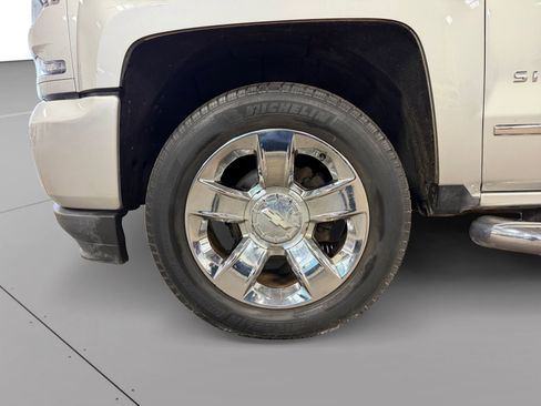 Used 2017 Chevrolet Silverado 1500 LTZ Z71 w/ LTZ Plus Package AWD/4WD image 14
