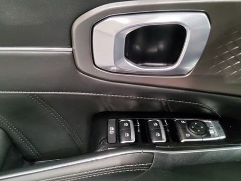 Used 2023 Kia Sorento SX FWD image 25