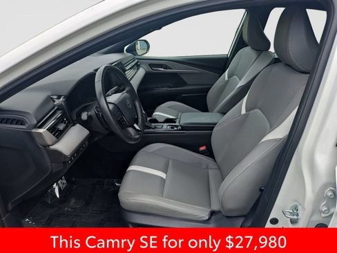 Used 2025 Toyota Camry SE FWD image 22