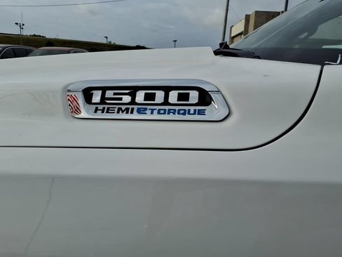 Used 2023 RAM 1500 Laramie AWD/4WD image 7