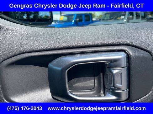 Used 2024 Jeep Wrangler Unlimited Sahara w/ Safety Group AWD/4WD image 18