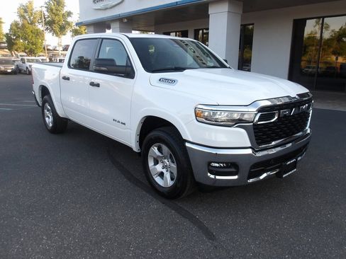 New 2026 RAM 1500 4x4 Crew Cab image 2