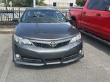 Used 2014 Toyota Camry SE image 2