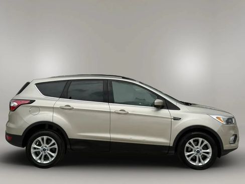 Used 2018 Ford Escape SE FWD image 7