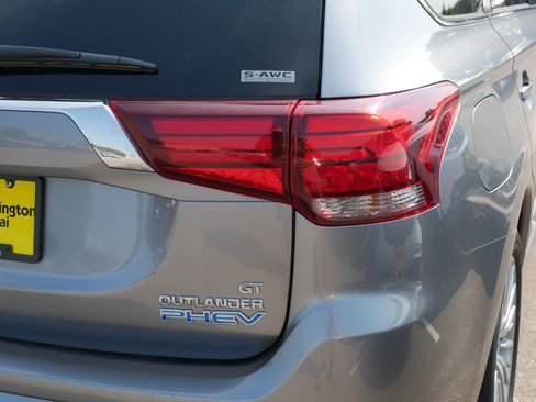 Used 2019 Mitsubishi Outlander GT AWD/4WD image 17