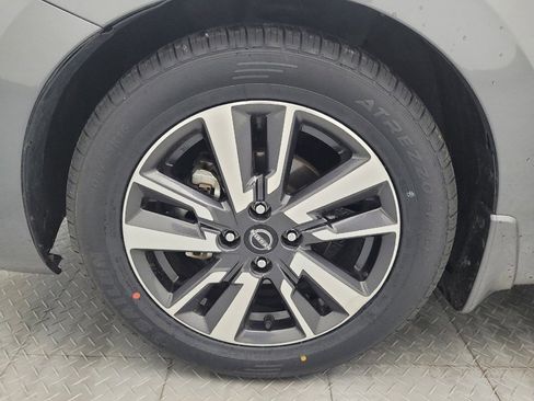 Used 2024 Nissan Versa SV w/ Trunk Package FWD image 31