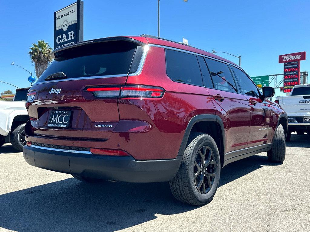Used 2023 Jeep Grand Cherokee L Limited RWD image 13