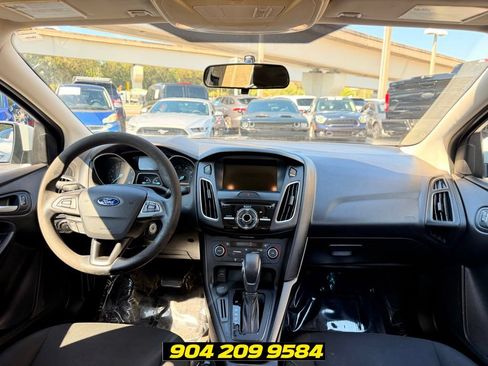 Used 2018 Ford Focus SEL FWD image 35
