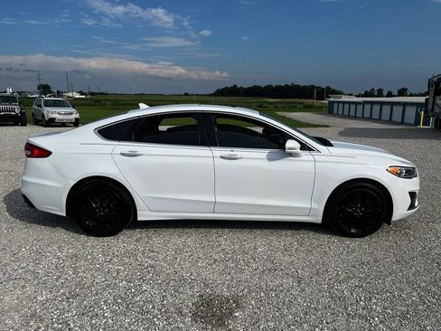 Used 2019 Ford Fusion SEL FWD image 2