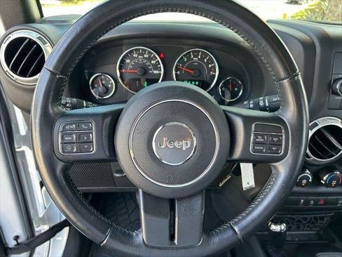 Certified 2017 Jeep Wrangler Unlimited Rubicon w/ Connectivity Group AWD/4WD image 17