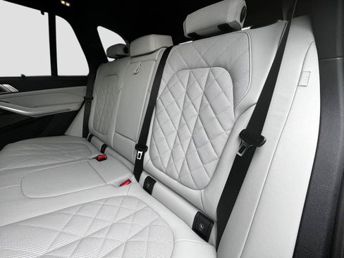 New 2026 BMW X5 xDrive40i AWD/4WD image 19