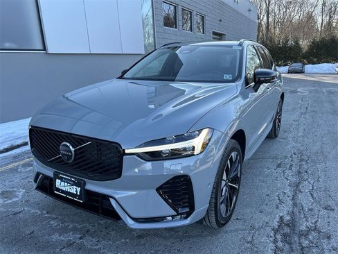New 2026 Volvo XC60 B5 Plus w/ Climate Package image 4