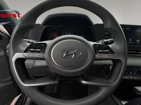 Used 2022 Hyundai Elantra SEL FWD image 28
