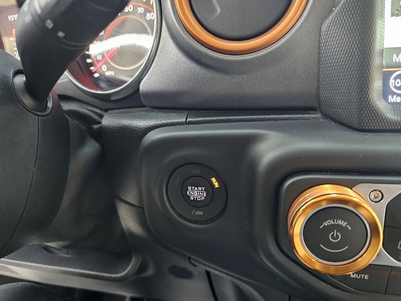 Used 2020 Jeep Gladiator Mojave AWD/4WD image 32