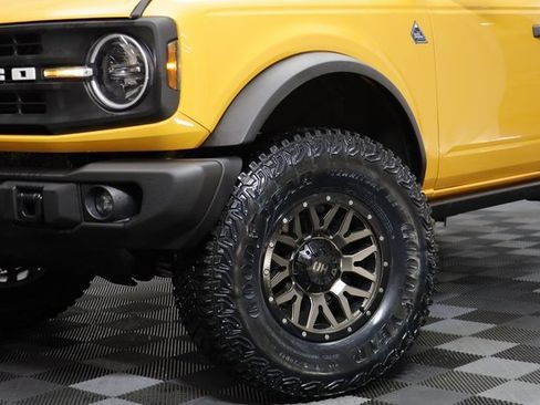 Used 2022 Ford Bronco Black Diamond image 4