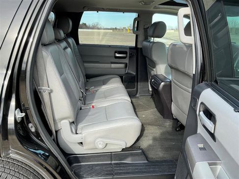 Used 2016 Toyota Sequoia Limited image 39