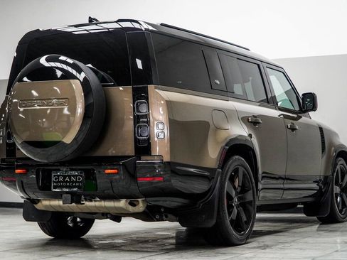 Used 2024 Land Rover Defender 130 X image 12