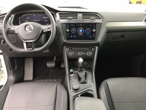 Used 2020 Volkswagen Tiguan SEL AWD/4WD image 19