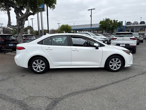 Used 2022 Toyota Corolla LE FWD image 6