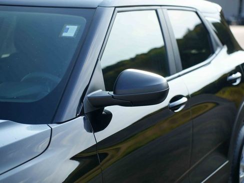 Used 2025 Chevrolet TrailBlazer LS w/ LS Convenience Package image 10