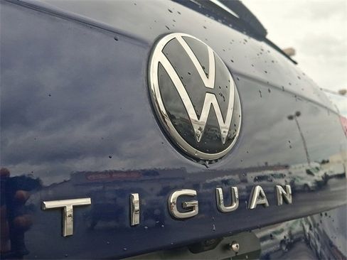 Used 2022 Volkswagen Tiguan SE image 29